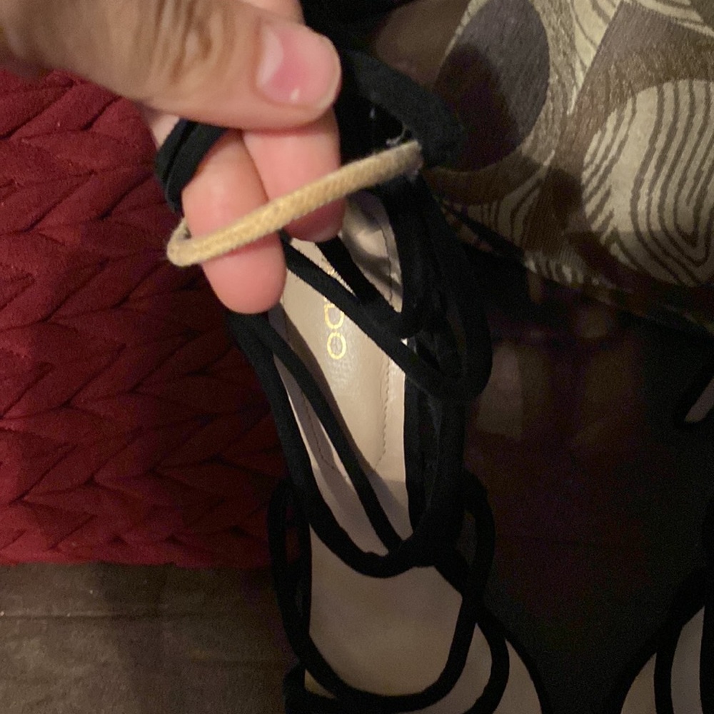 Also heels - Picture 2 of 5